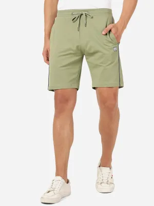 Pista Green Solid Slim Fit Shorts | JadeBlue