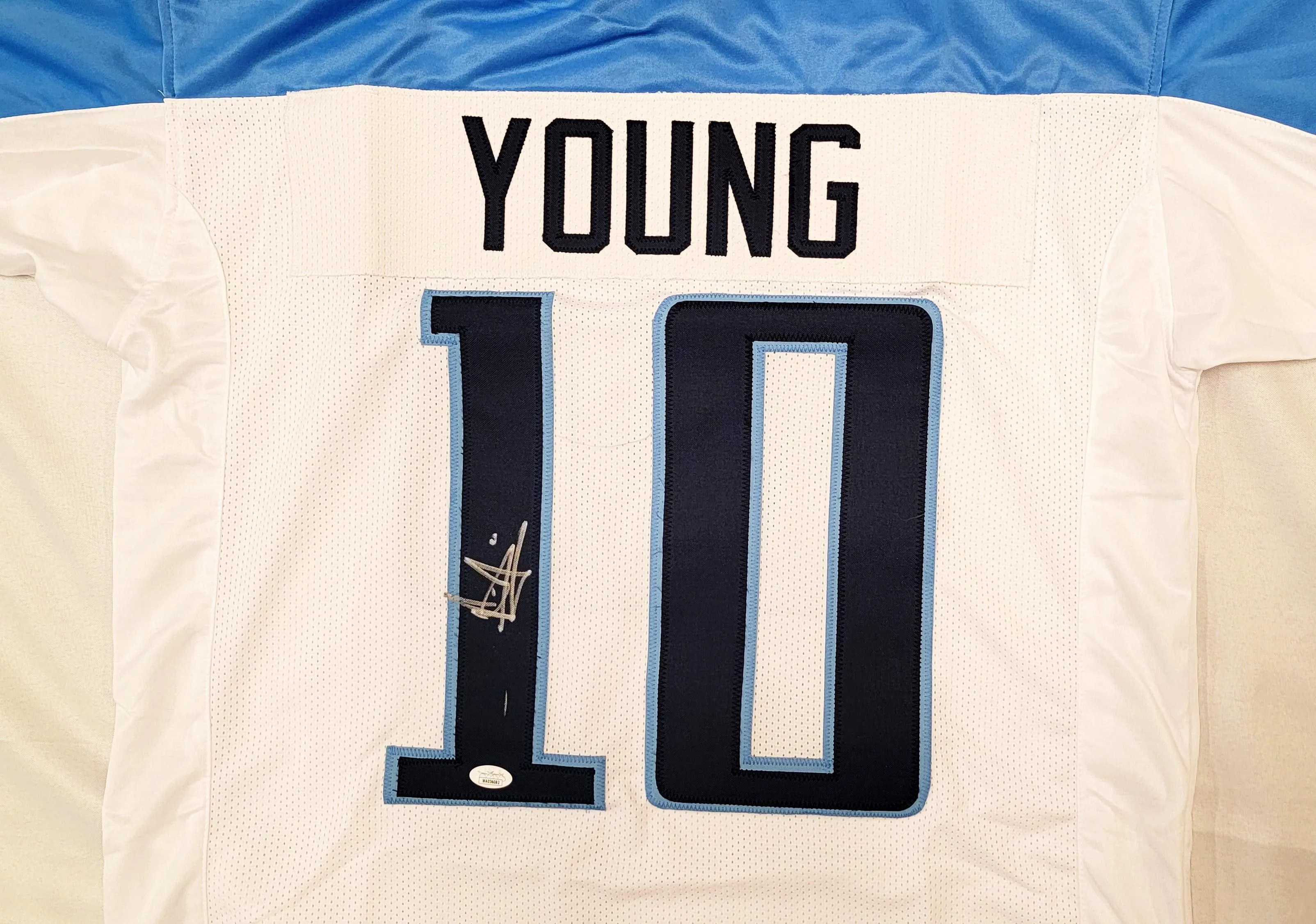 Tennessee Titans Vince Young Autographed White Jersey JSA #WA036082